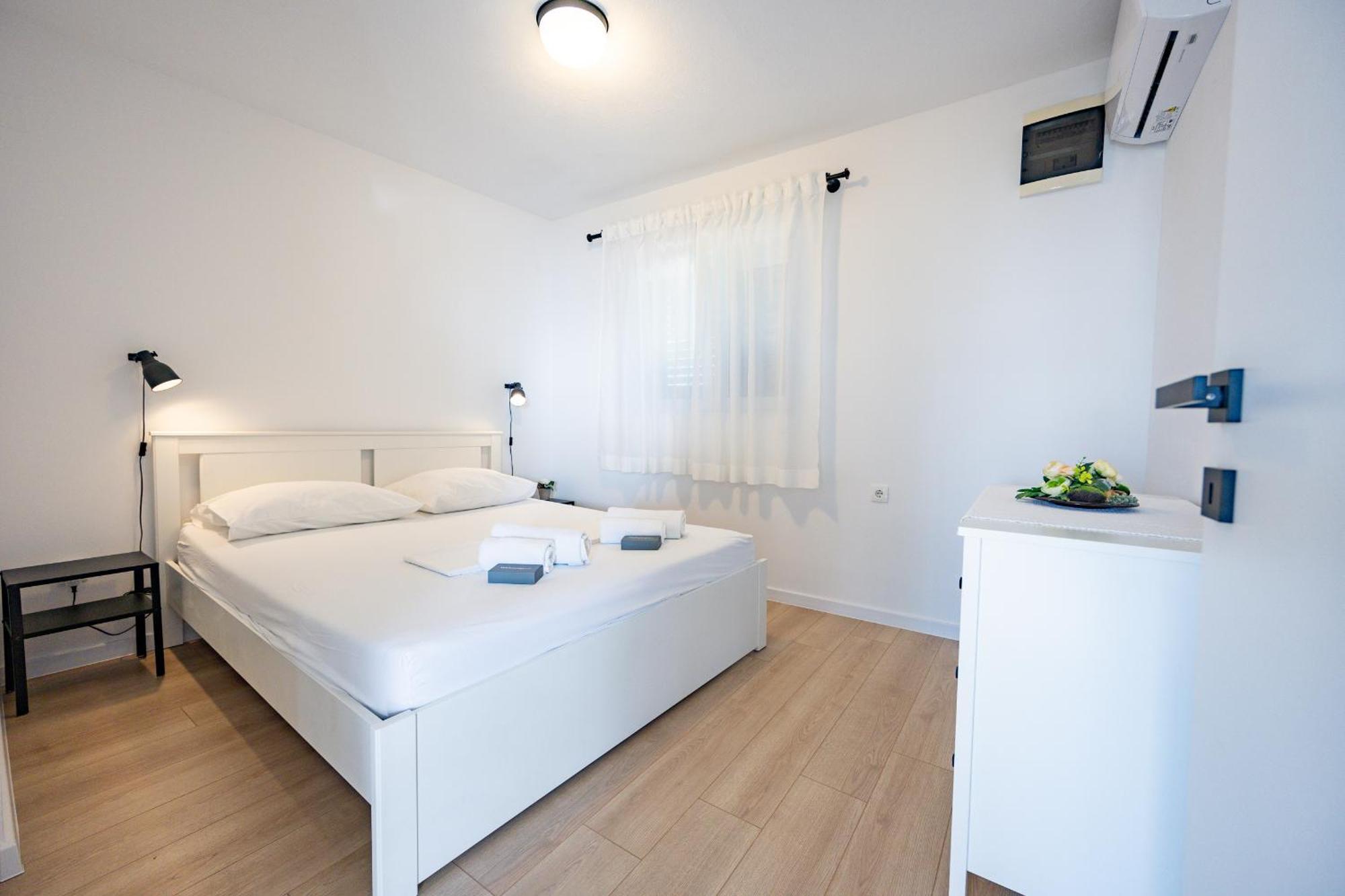 Apartments Krzanic Podgora Exterior photo