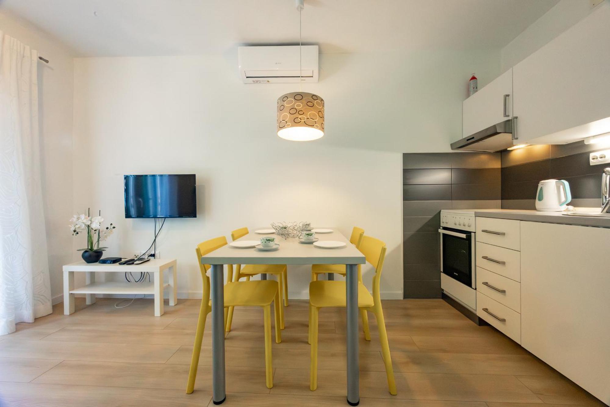 Apartments Krzanic Podgora Exterior photo