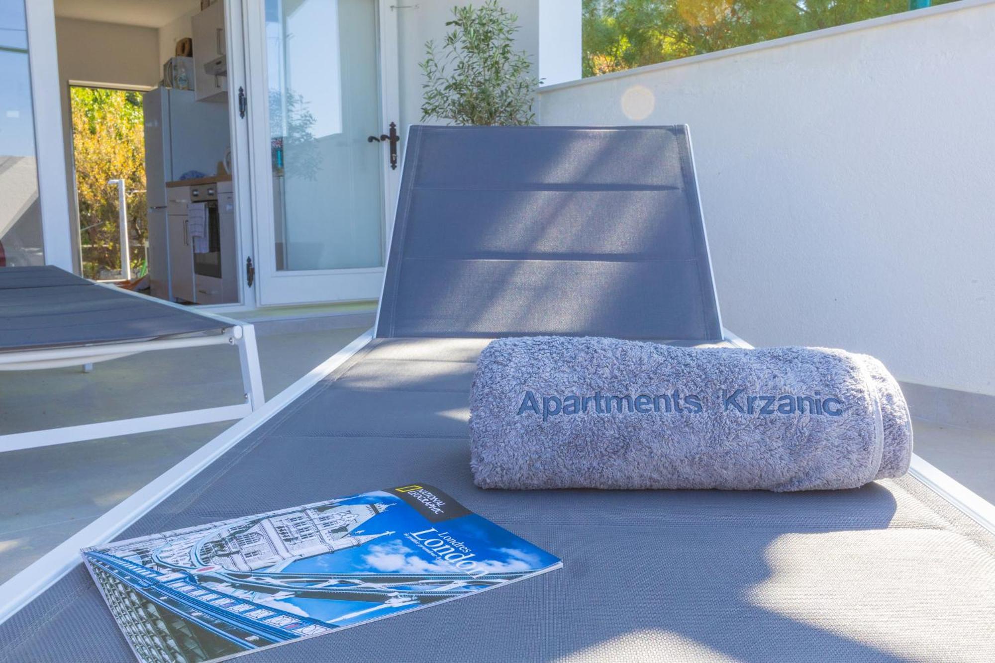 Apartments Krzanic Podgora Exterior photo